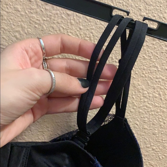 Brand New Victoria’s Secret Blue Sparkly Bra - Picture 8 of 8